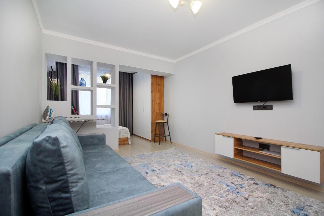New And Cozy In The Area! 5 Apartment Almaty